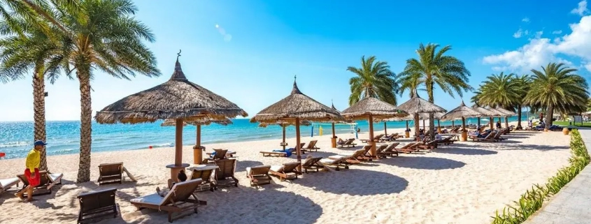 Thời tiết Phú Quốc thuận lợi để vui chơi, nghỉ dưỡng quanh năm do mùa mưa ngắn, không bị ảnh hưởng bởi những cơn bão